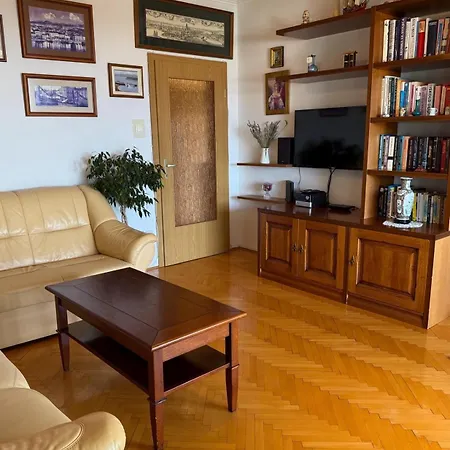 Διαμέρισμα Ornik *