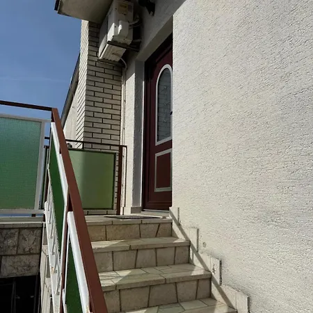 Ornik Apartman *
